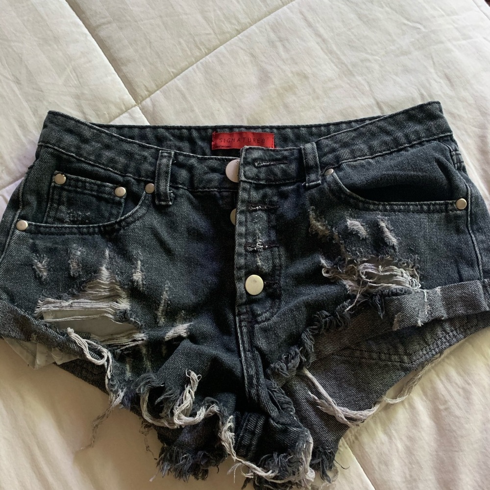 Signature 8 Black Denim Shorts